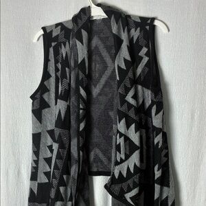 A Knitch Above Black and Gray Aztec Knit Sleeveless Cardigan